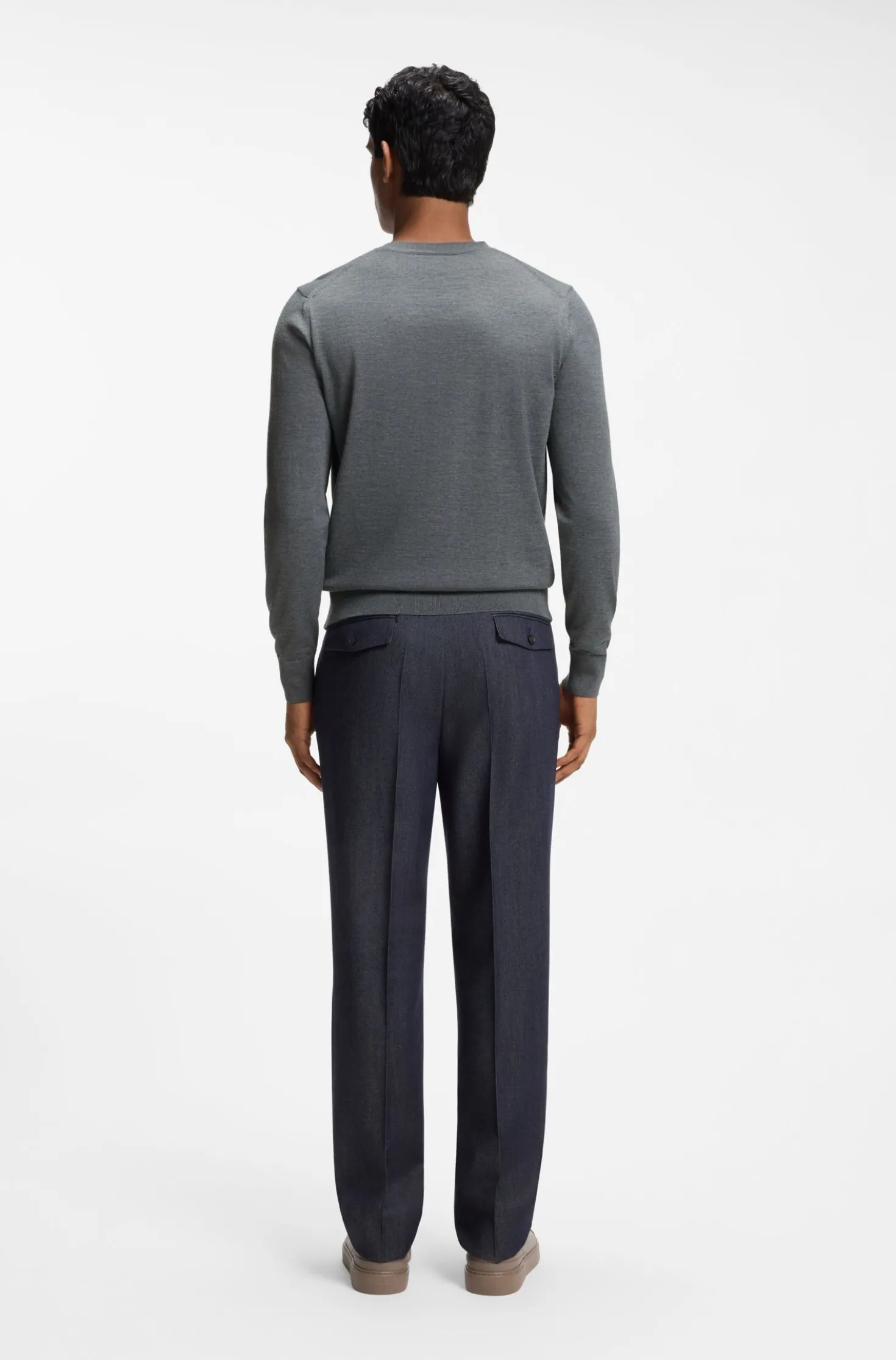 V-neck sweater in extra-fine merino wool