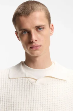 Waffle-structure knit polo with Johnny collar