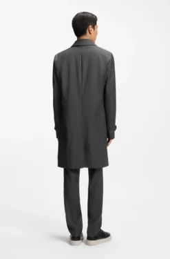Water-repellent coat in virgin wool