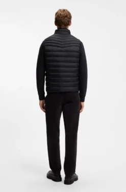 Water-repellent gilet with logo patch