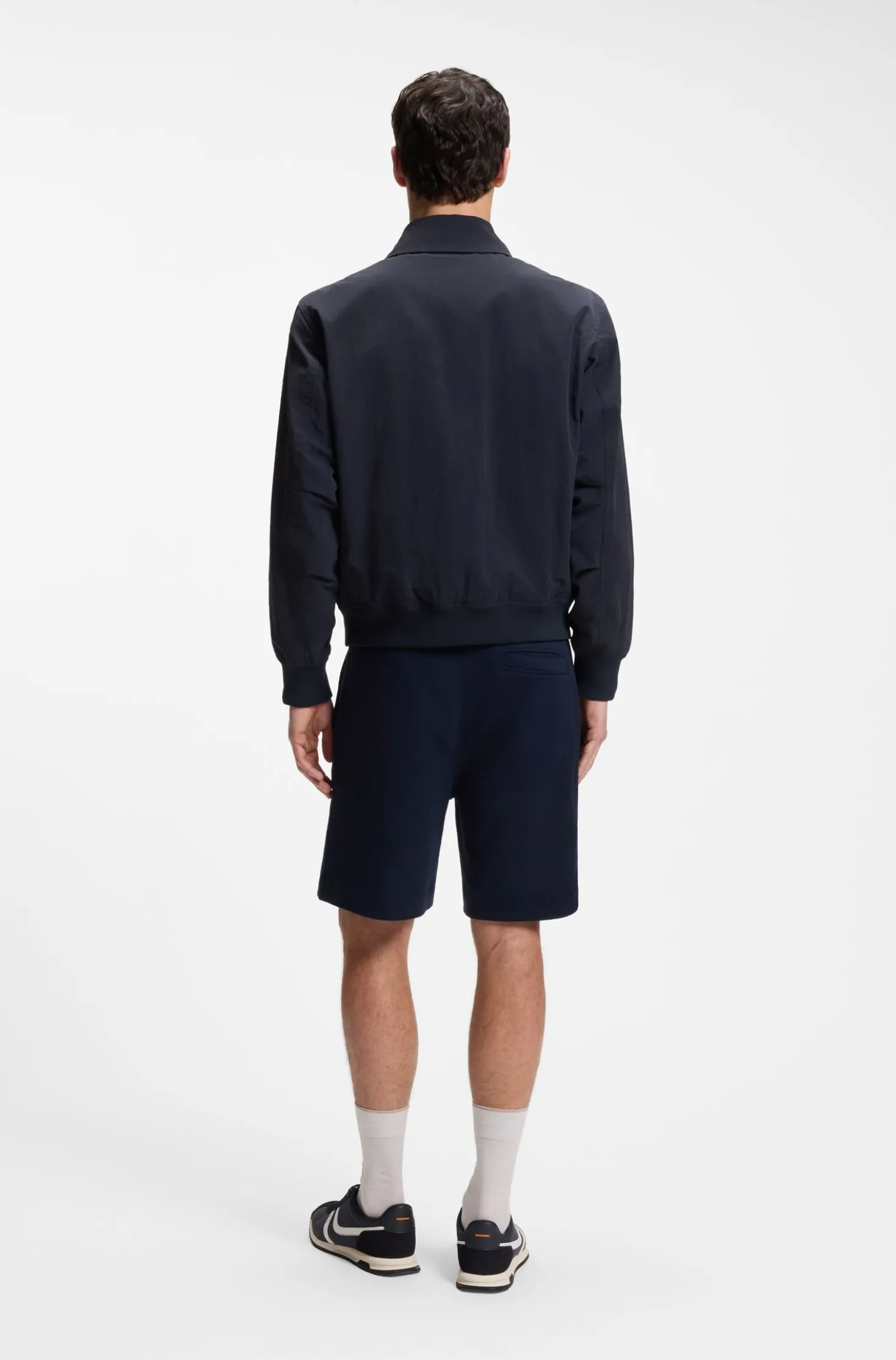 Water-repellent jacket in crinkle fabric