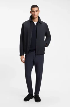 Water-repellent jacket in stretch material