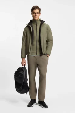 Water-repellent jacket with adjustable hem