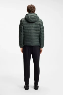 Water-repellent jacket with herringbone tape