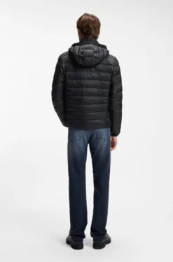 Water-repellent jacket with herringbone tape