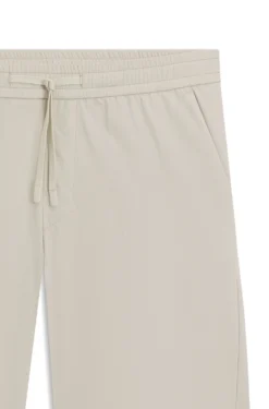 Water-repellent regular-fit shorts in quick-dry twill