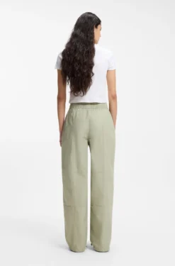 Wide-leg trousers in paper-touch cotton