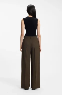 Wide-leg trousers in stretch fabric with front pleats
